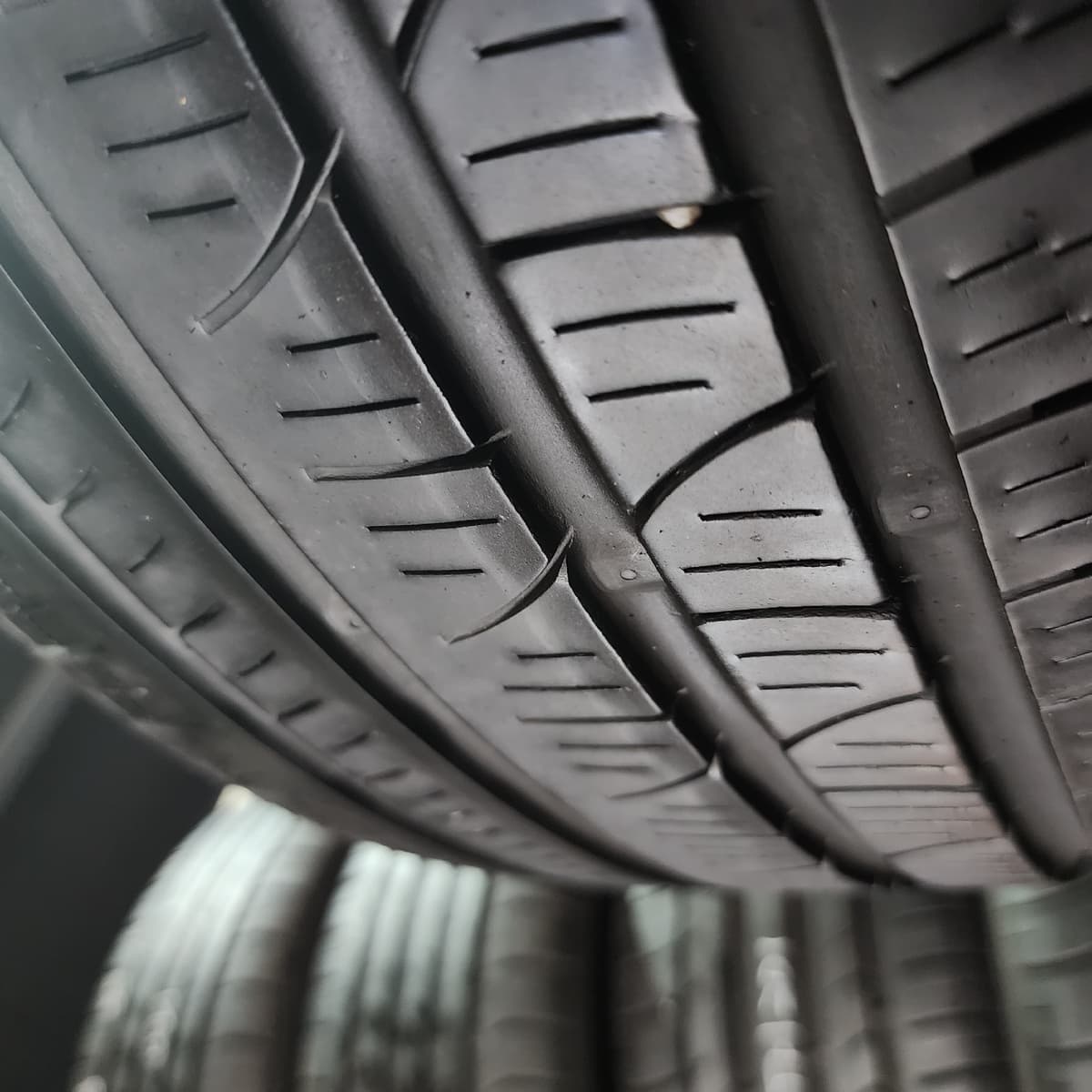PIRELLI VERDE 235/50/18 外匯落地胎