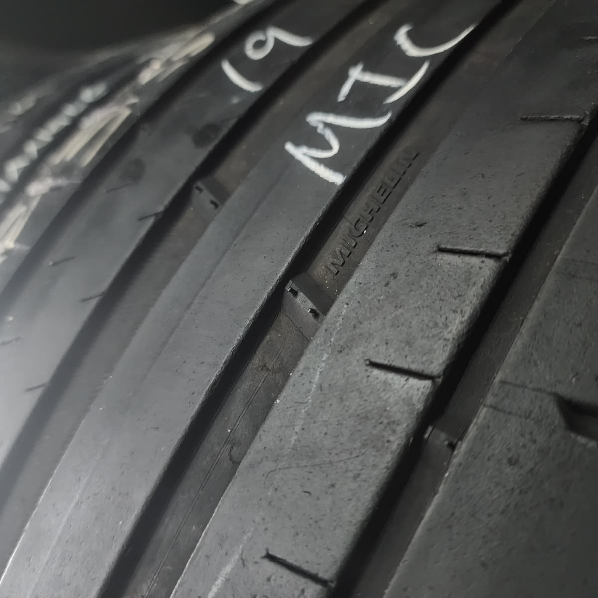 MICHELIN PS4 SUV 235/50/19 外匯落地胎