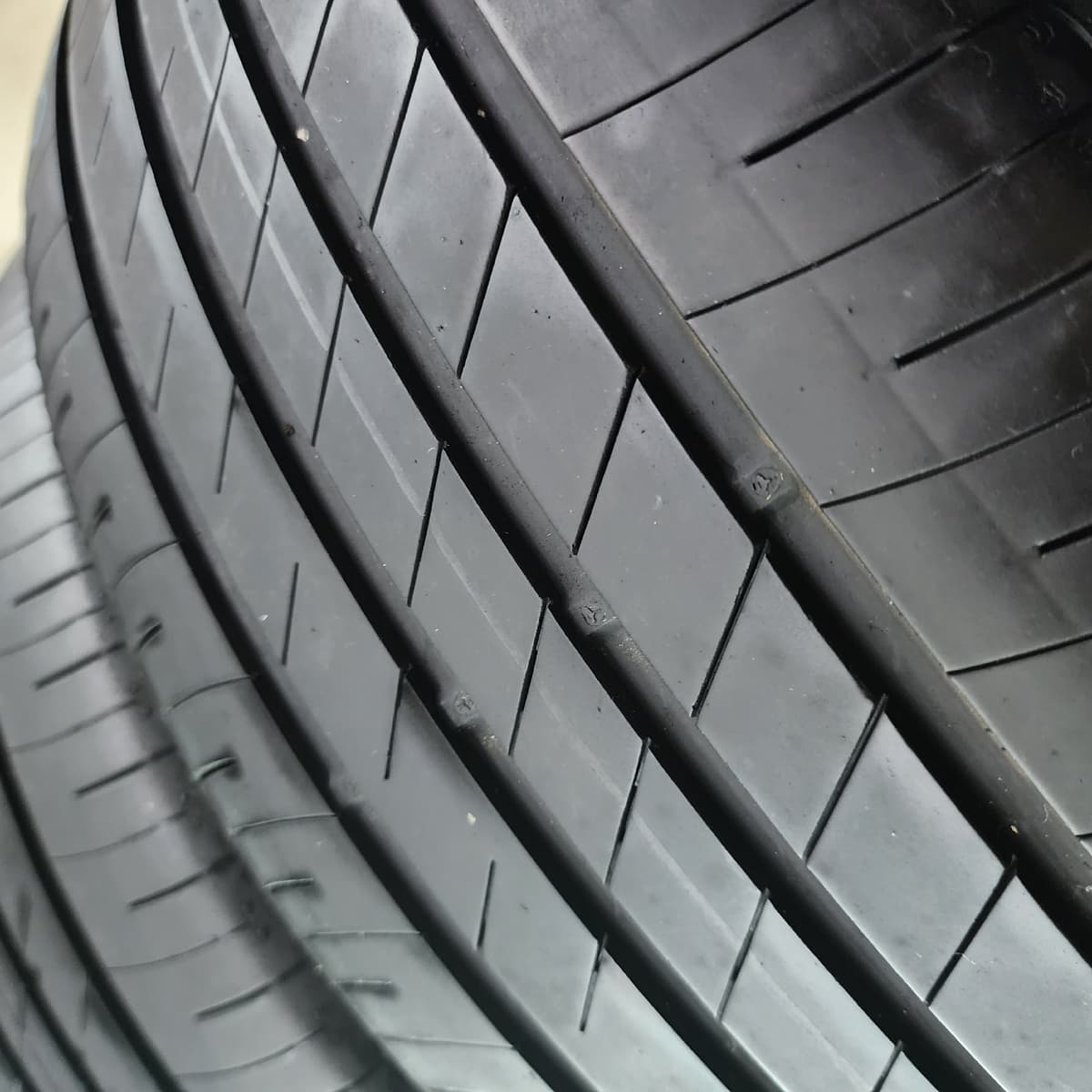 GOODYEAR GRIP 215/50/18 外匯落地胎