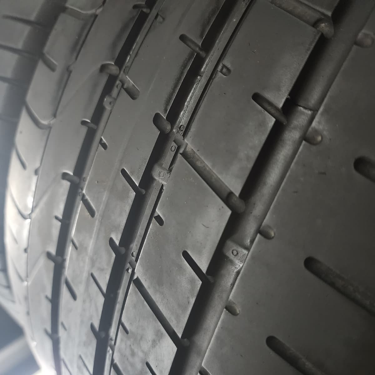 PIRELLI PZERO 275/40/19 外匯落地胎