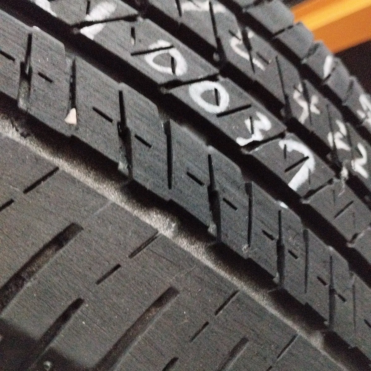 BRIDGESTONE HL422+