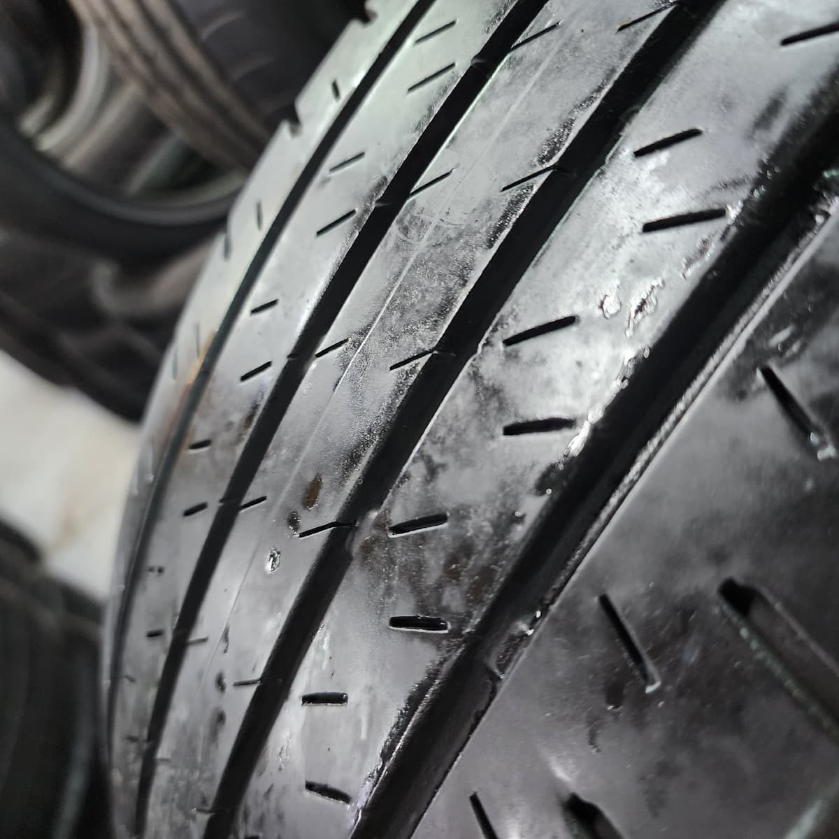 BRIDGESTONE ALENZA H/L 33