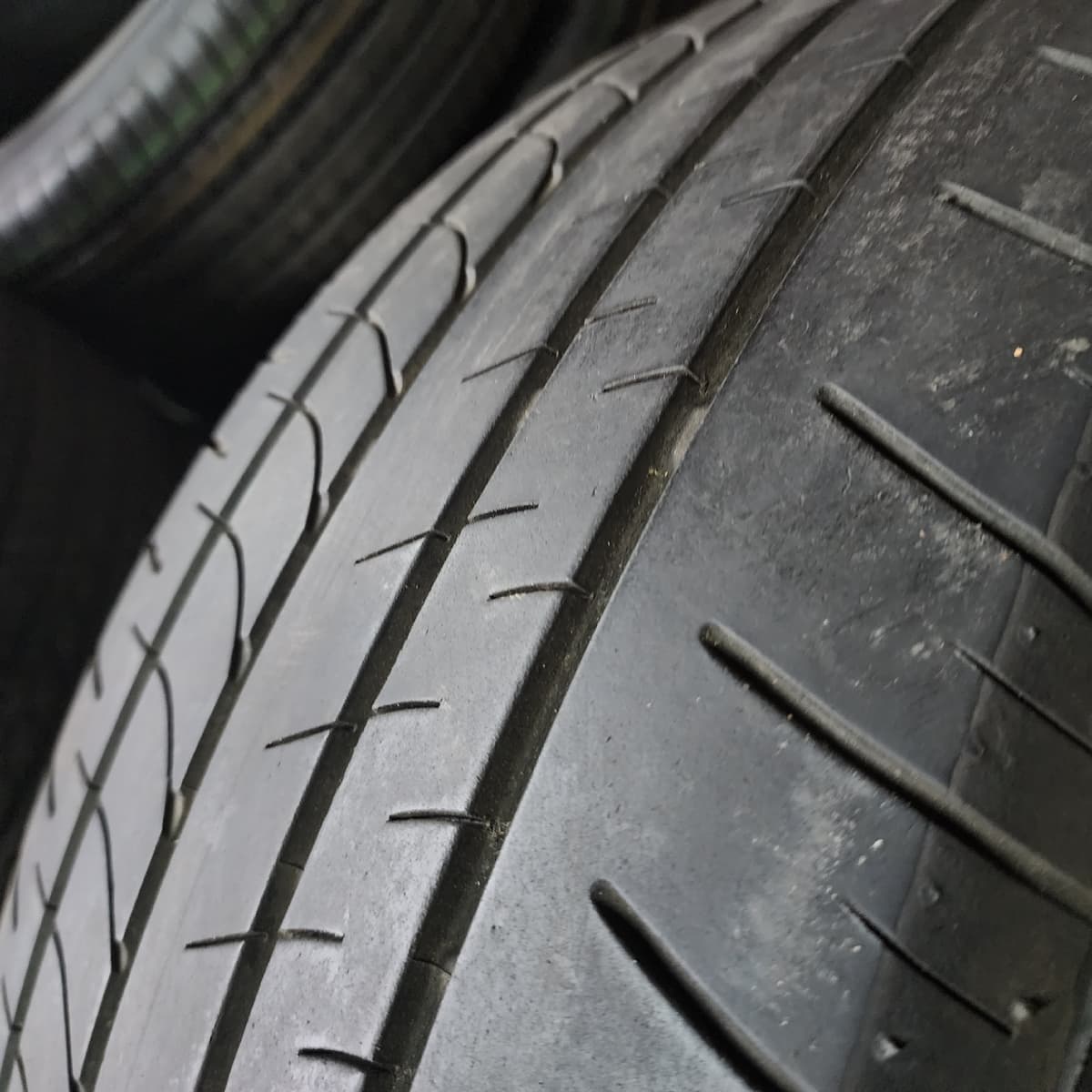 BRIDGESTONE ALENZA H/L 33