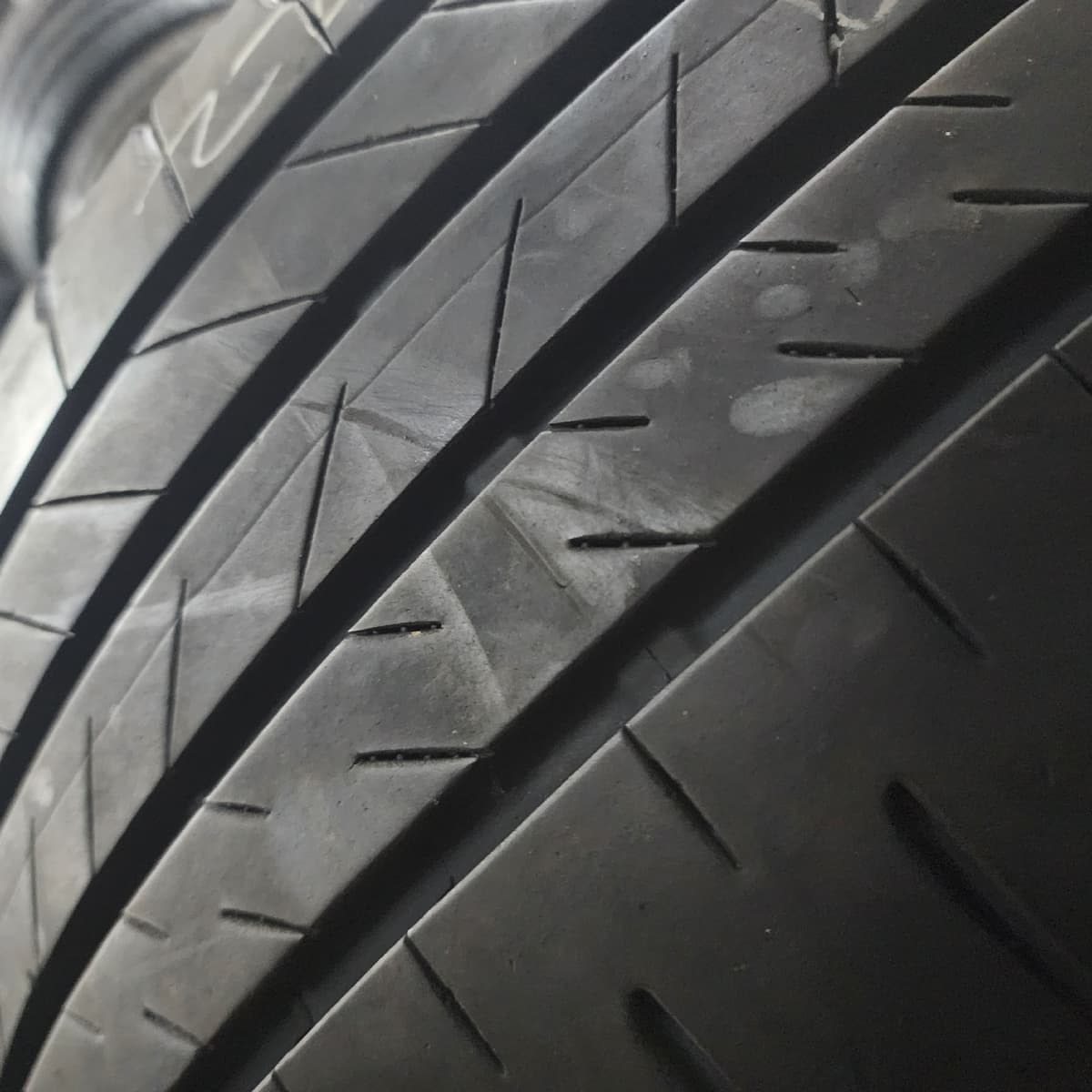 BRIDGESTONE ALENZA 001