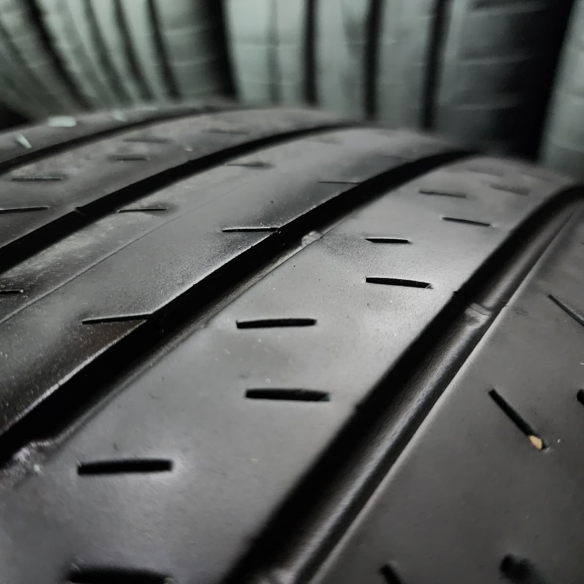 BRIDGESTONE ALENZA H/L 33