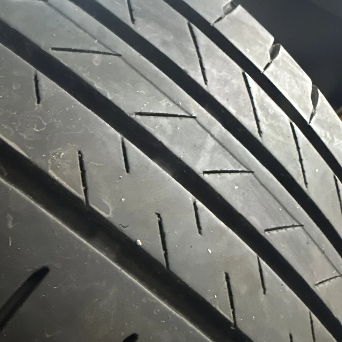 BRIDGESTONE ALENA’S 001 215/60/17 外匯落地胎