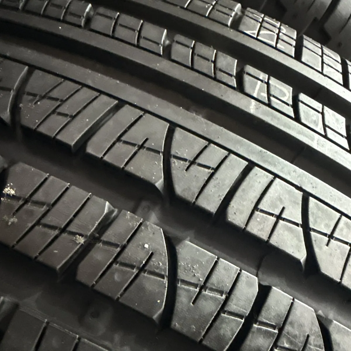PIRELLI VERDE 235/60/18 外匯落地胎