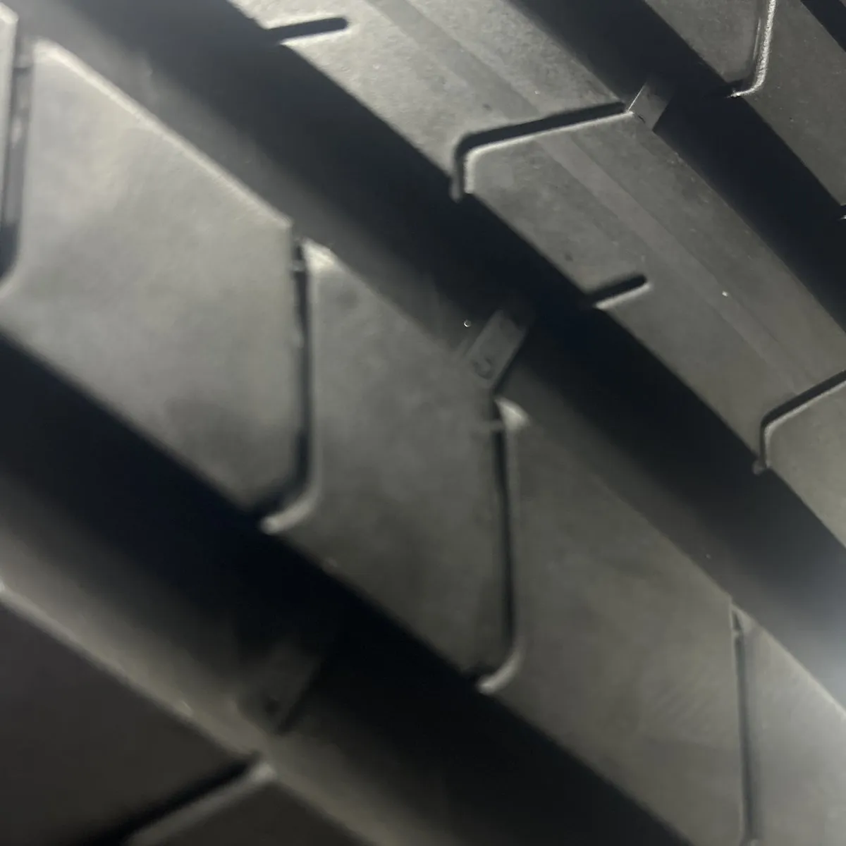 PIRELLI PZ4 255/50/19 外匯落地胎