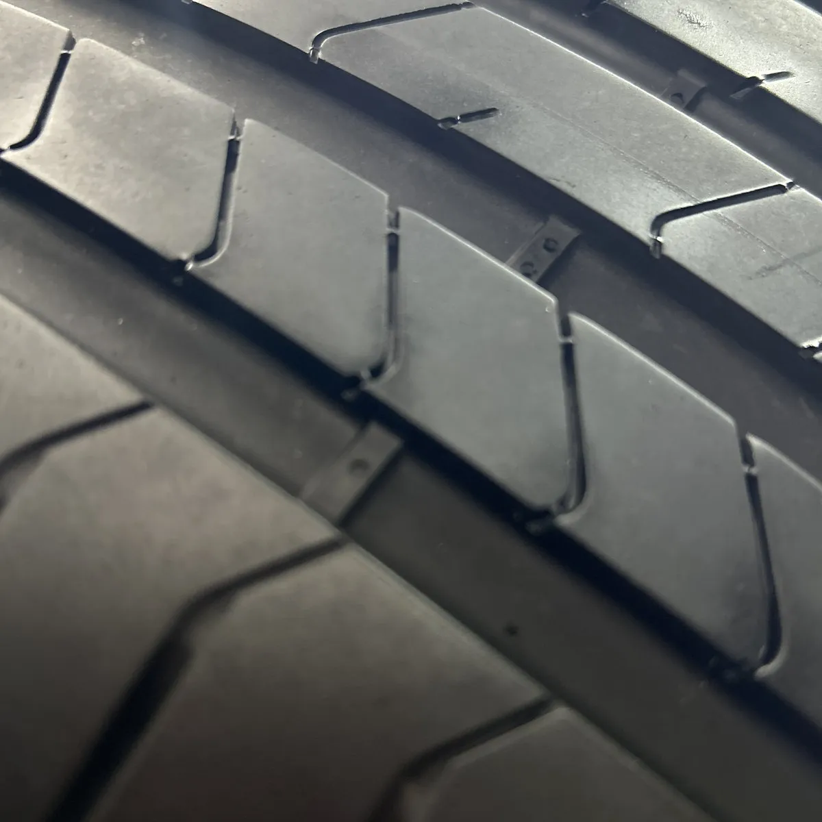 PIRELLI PZ4 245/45/19 外匯落地胎