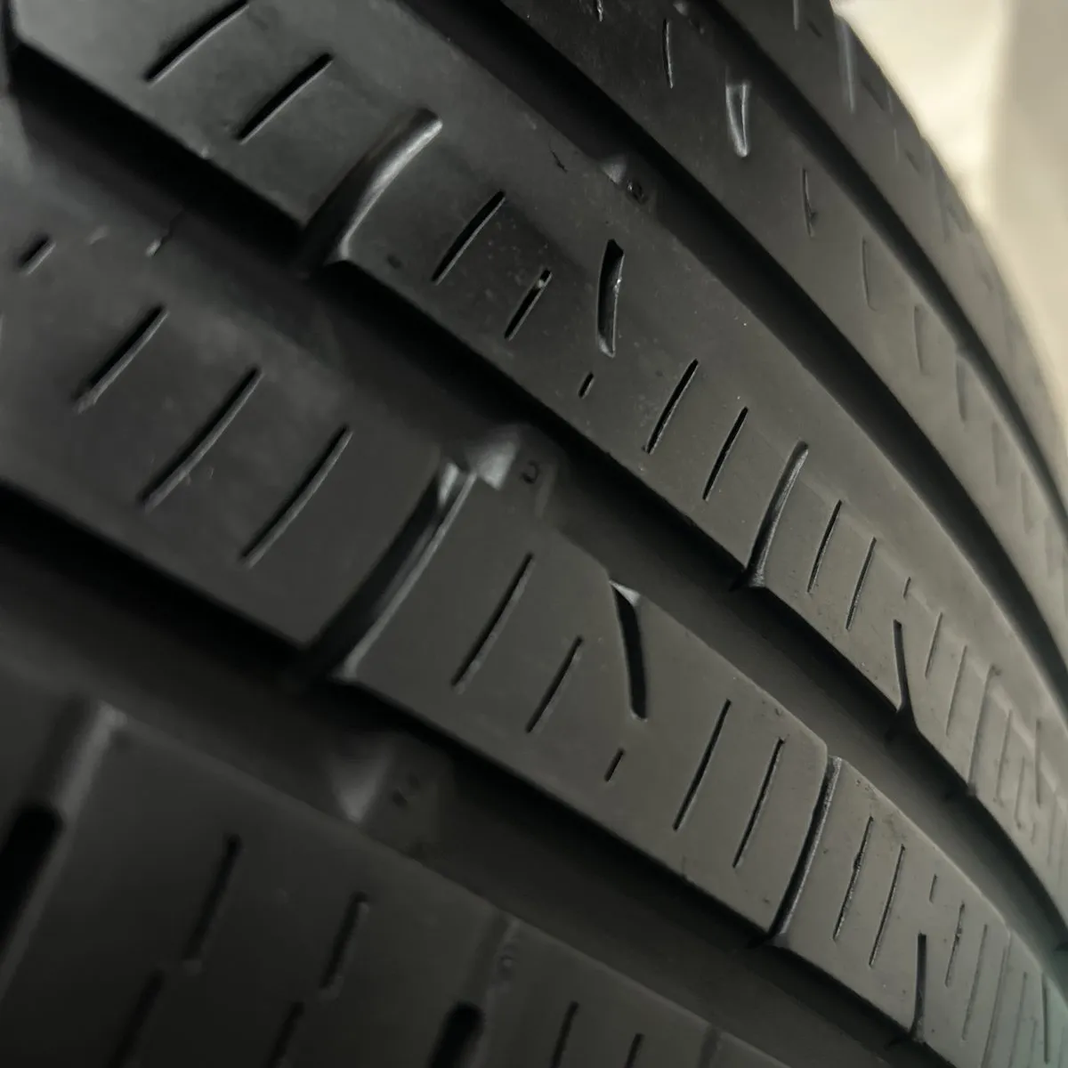 PIRELLI VERDE 225/55/19 外匯落地胎