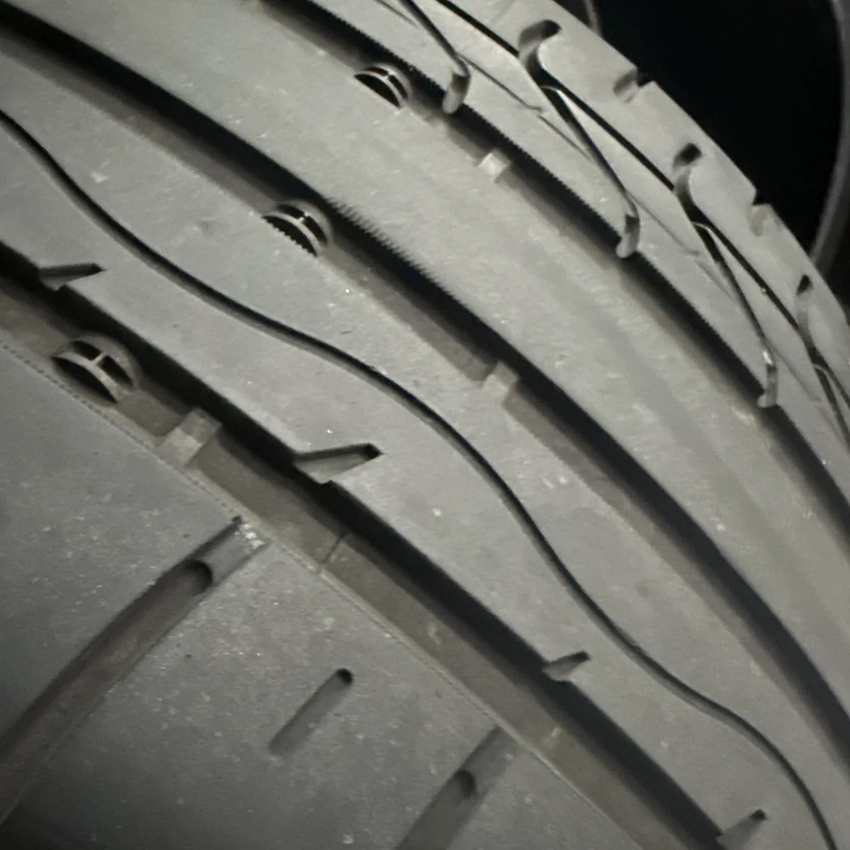 VITOUR FORMULA SPEC Z 235/35/19 外匯落地胎