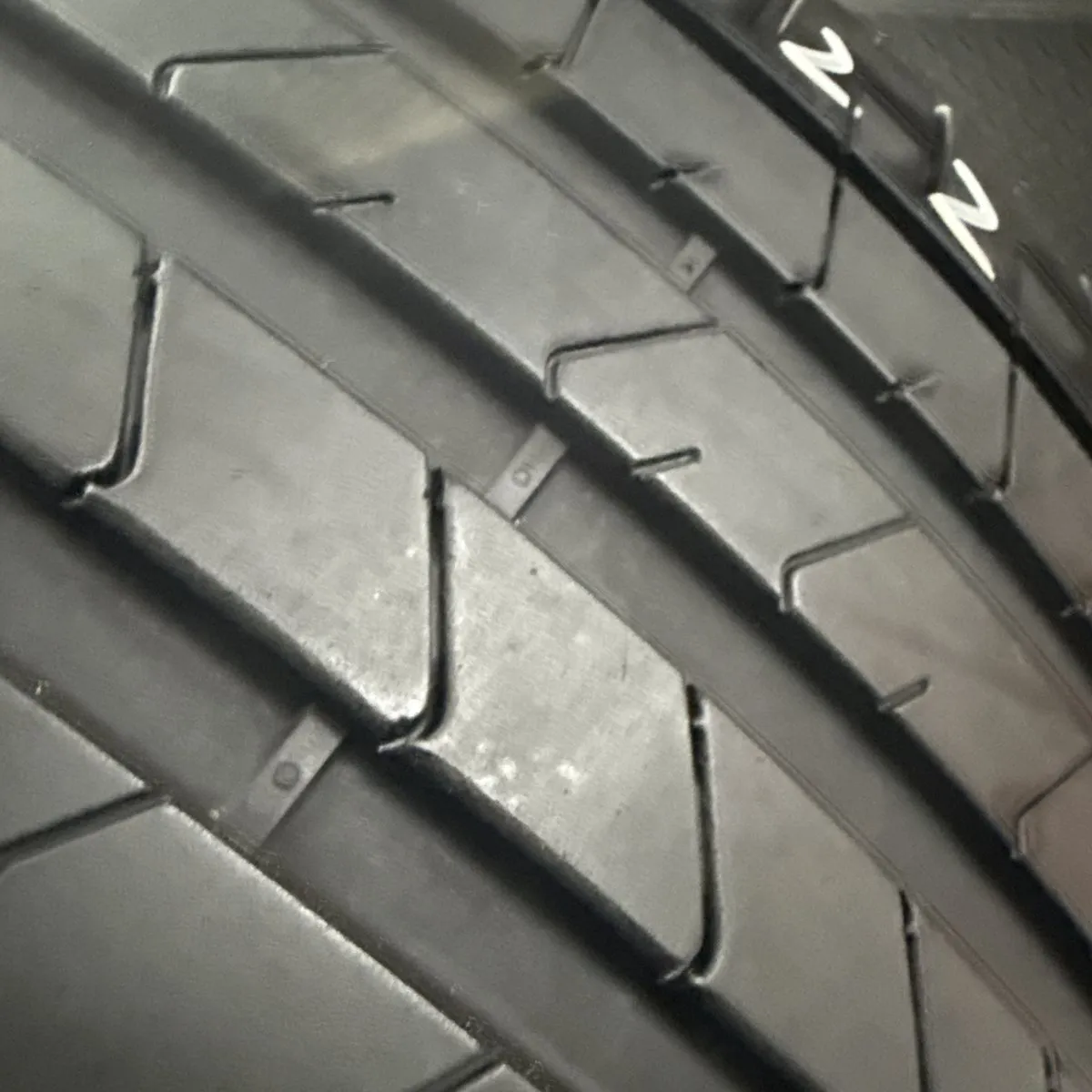 PIRELLI PZ4 255/40/20 外匯落地胎