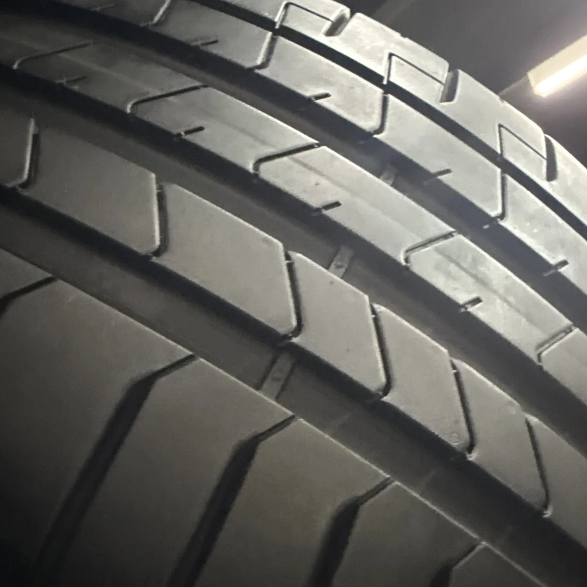 PIRELLI PZ4 255/45/20 外匯落地胎