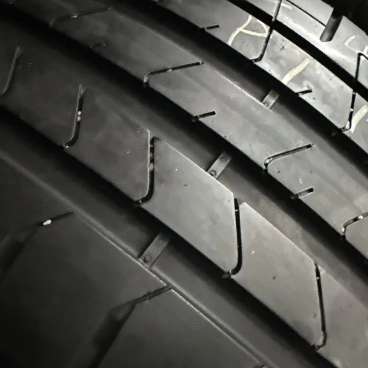 PIRELLI PZ4 245/40/20 外匯落地胎