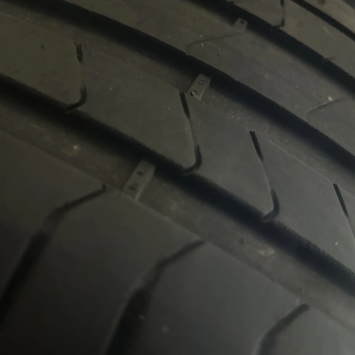 PIRELLI PZ4 255/40/20 外匯落地胎