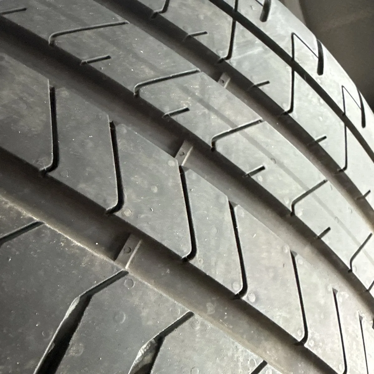 PIRELLI PZ4 285/40/20 外匯落地胎