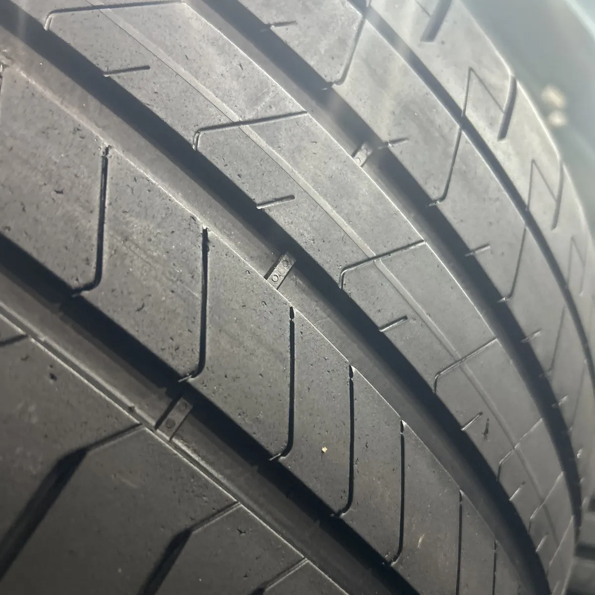PIRELLI P-ZERO 315/40/21 外匯落地胎
