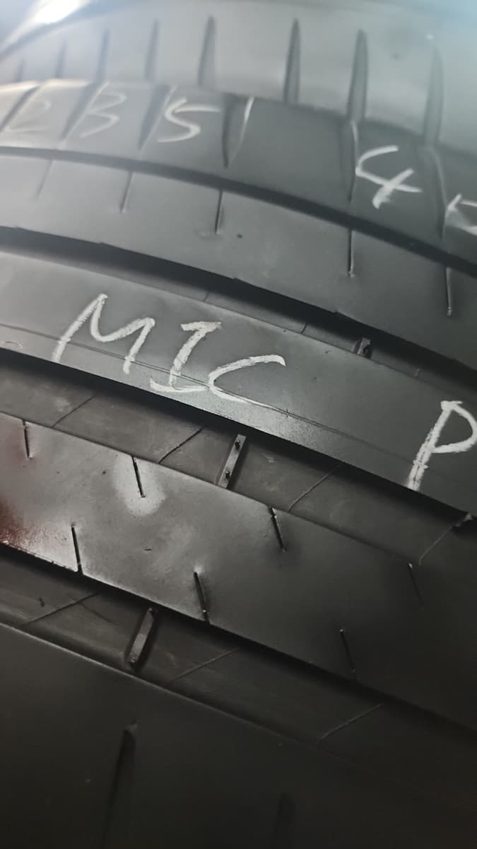 MICHELIN PS4 235/40/18 外匯落地胎