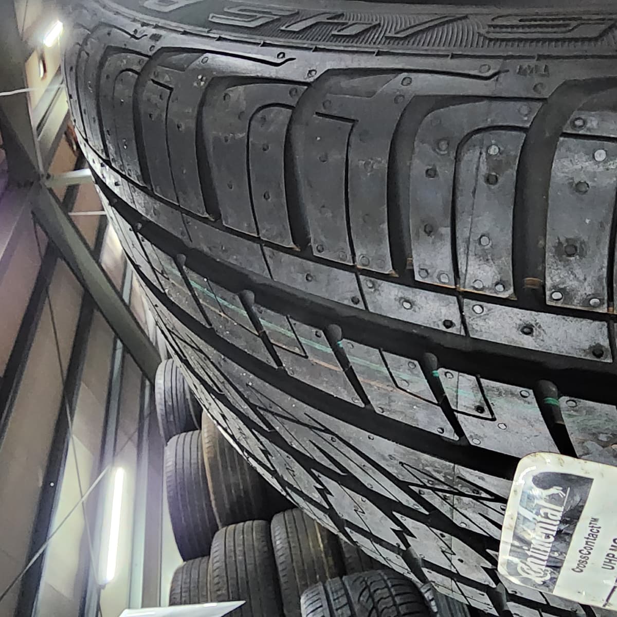 CONTINENTAL CROSSCONTACT UHP 285/45/19 外匯落地胎
