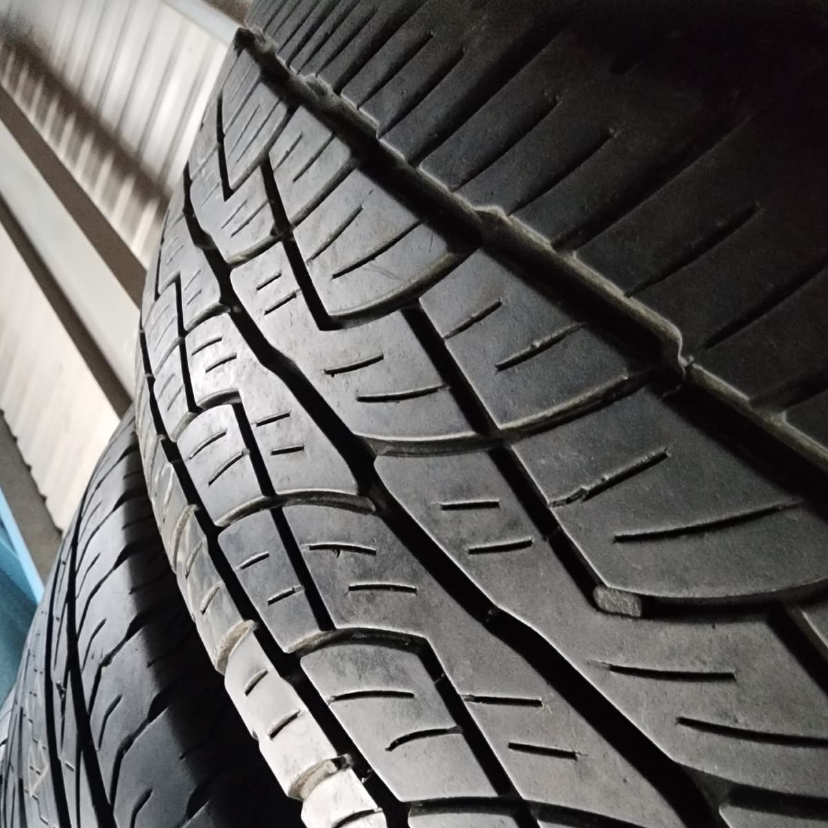 BRIDGESTONE HT687