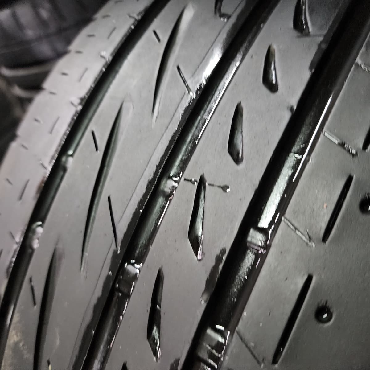 BRIDGESTONE GRV2 235/50/18 外匯落地胎