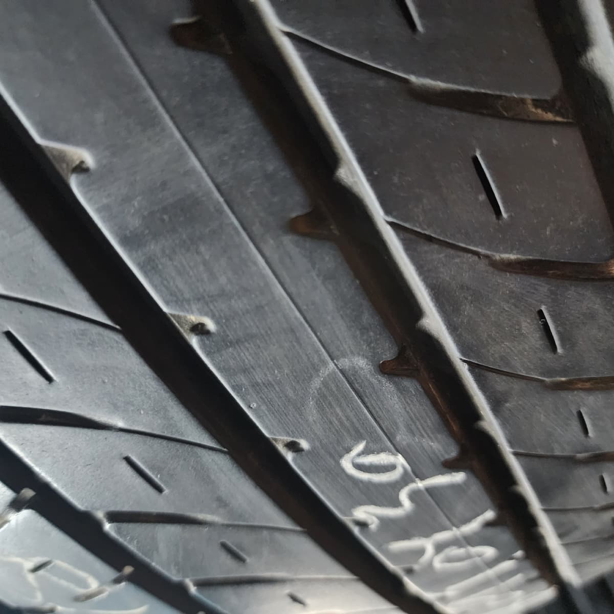TOYO TIRES R30 235/50/18 外匯落地胎