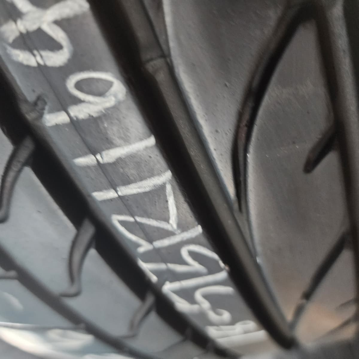 BRIDGESTONE RE050 225/50/18 外匯落地胎