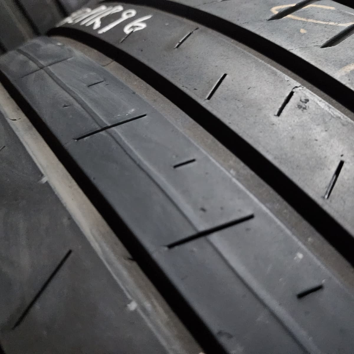 PIRELLI PZ4 265/40/19 外匯落地胎