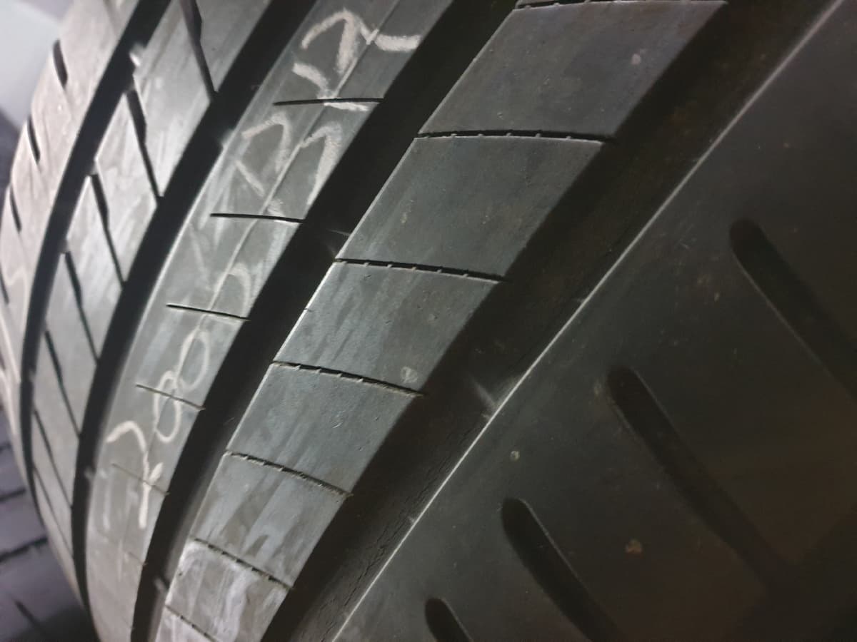 BRIDGESTONE ALENZA 001