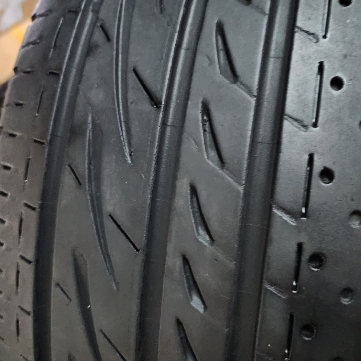 BRIDGESTONE GRV2