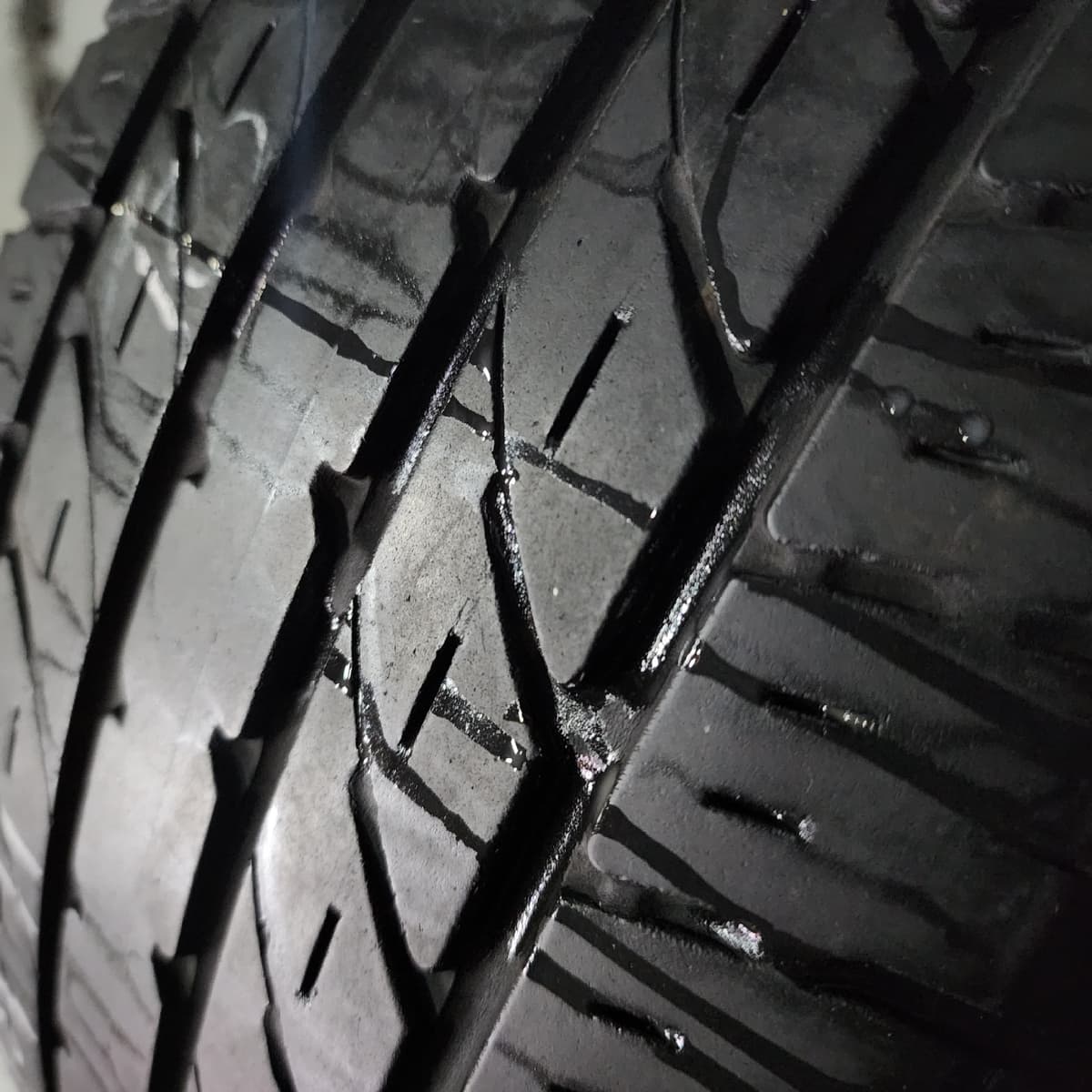 TOYO TIRES R30 235/50/18 外匯落地胎