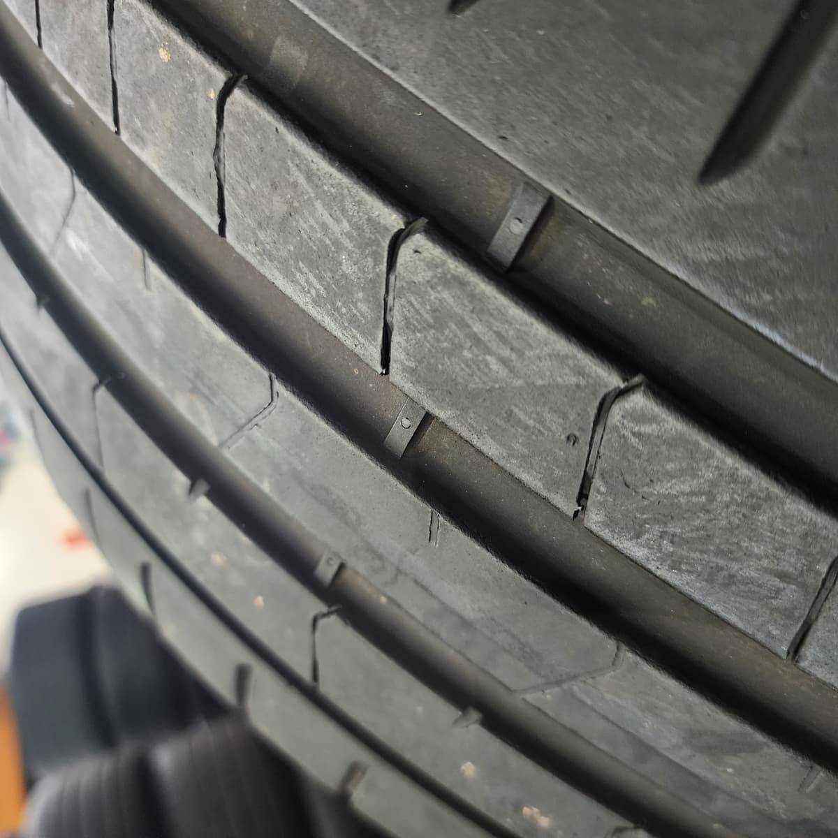PIRELLI PZ4 255/40/21 外匯落地胎